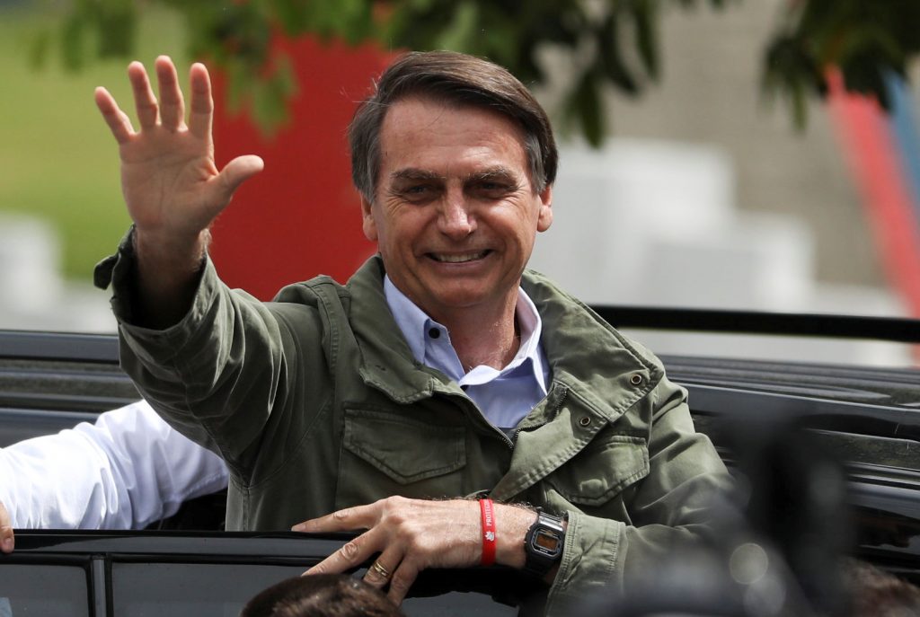 Jair Bolsonaro vota no Rio