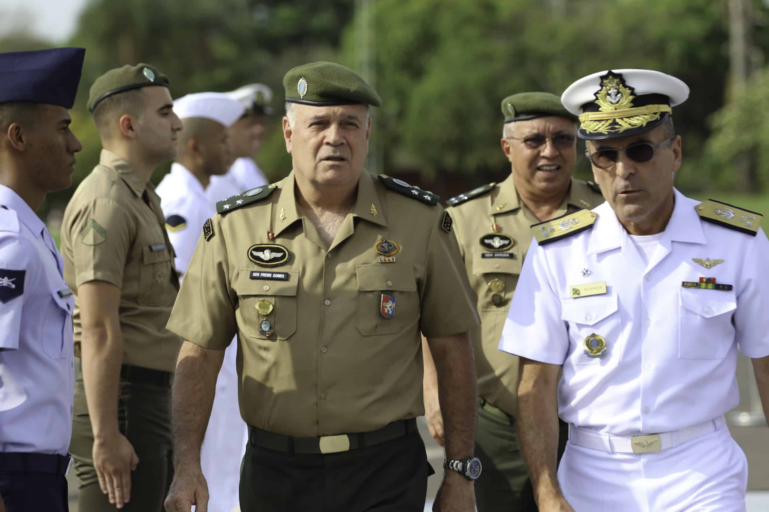 Quem é Freire Gomes, o general que vai assumir o Comando do Exército